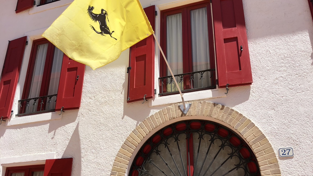 Window, Facade, Property, Red, Flag. Wallpaper in 1280x720 Resolution