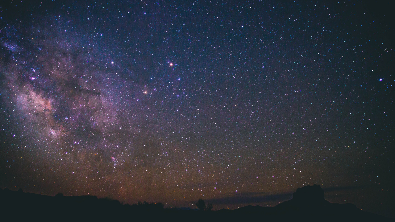 Silhouette of Mountain Under Starry Night. Wallpaper in 1280x720 Resolution