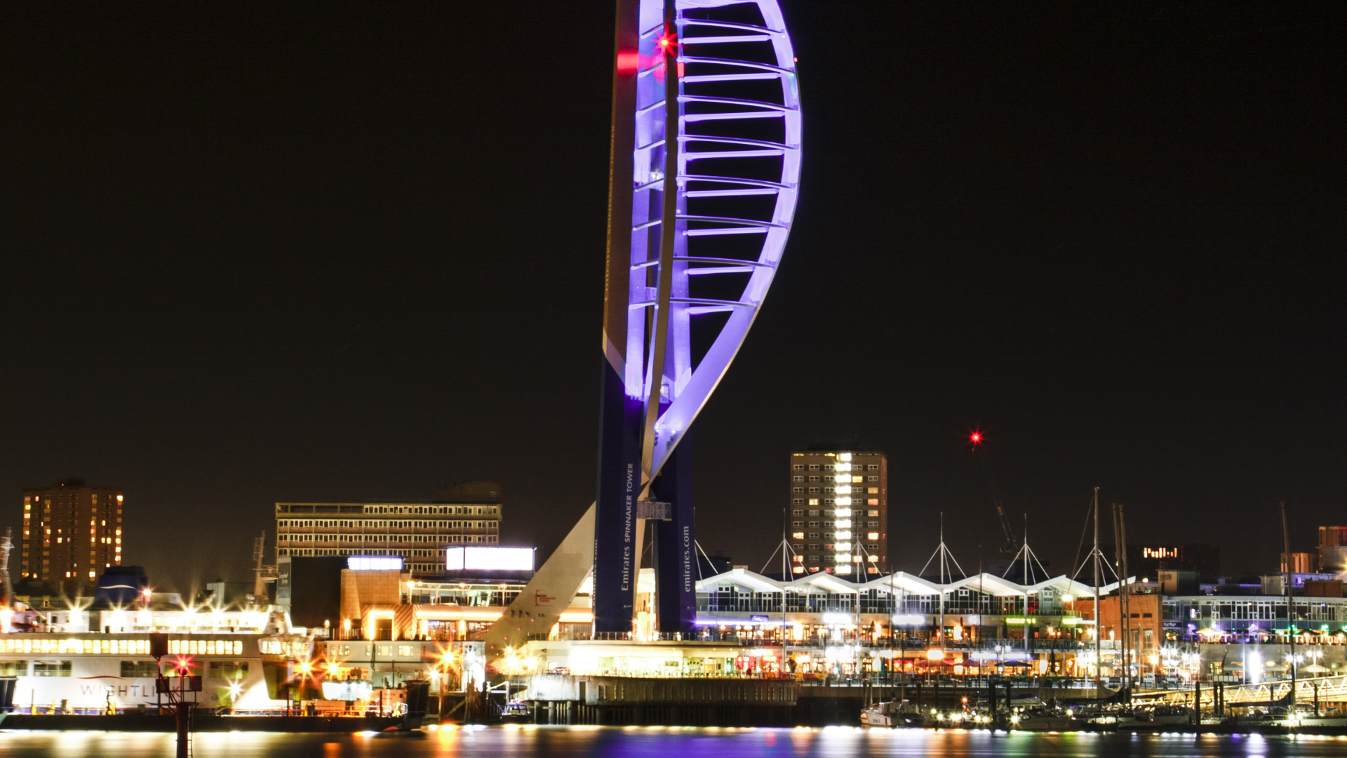 Horizonte de la Ciudad Durante la Noche. Wallpaper in 1920x1080 Resolution
