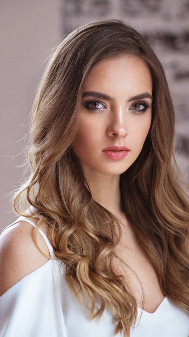 Portrait, Cheveu, Face, Blond, Coiffure. Wallpaper in 750x1334 Resolution