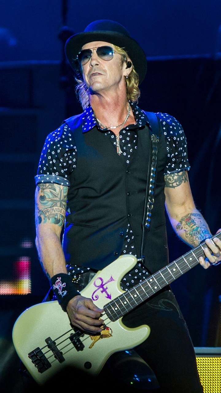 Duff McKagan, Bass Guitar, Bassist, Not in This Lifetime Tour, Rock Concert. Wallpaper in 720x1280 Resolution