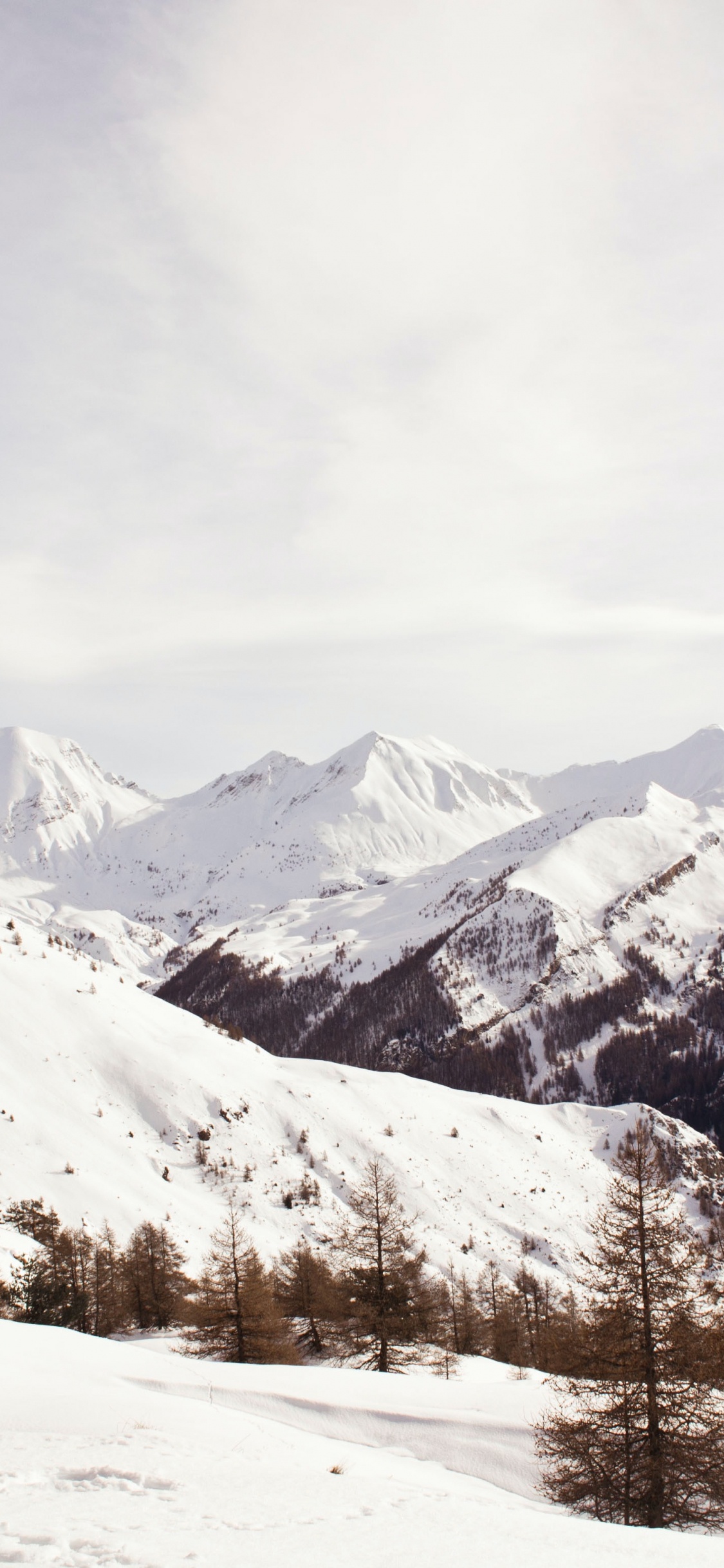 Montaña, Nieve, Pendiente, Paisaje Natural, Highland. Wallpaper in 1125x2436 Resolution
