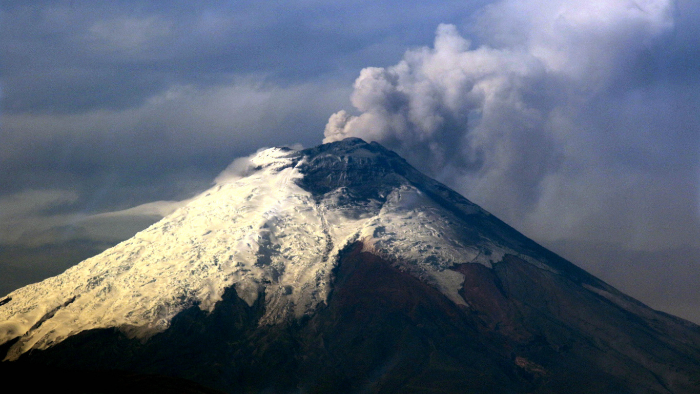 Brown and White Mountain Under White Clouds. Wallpaper in 1366x768 Resolution