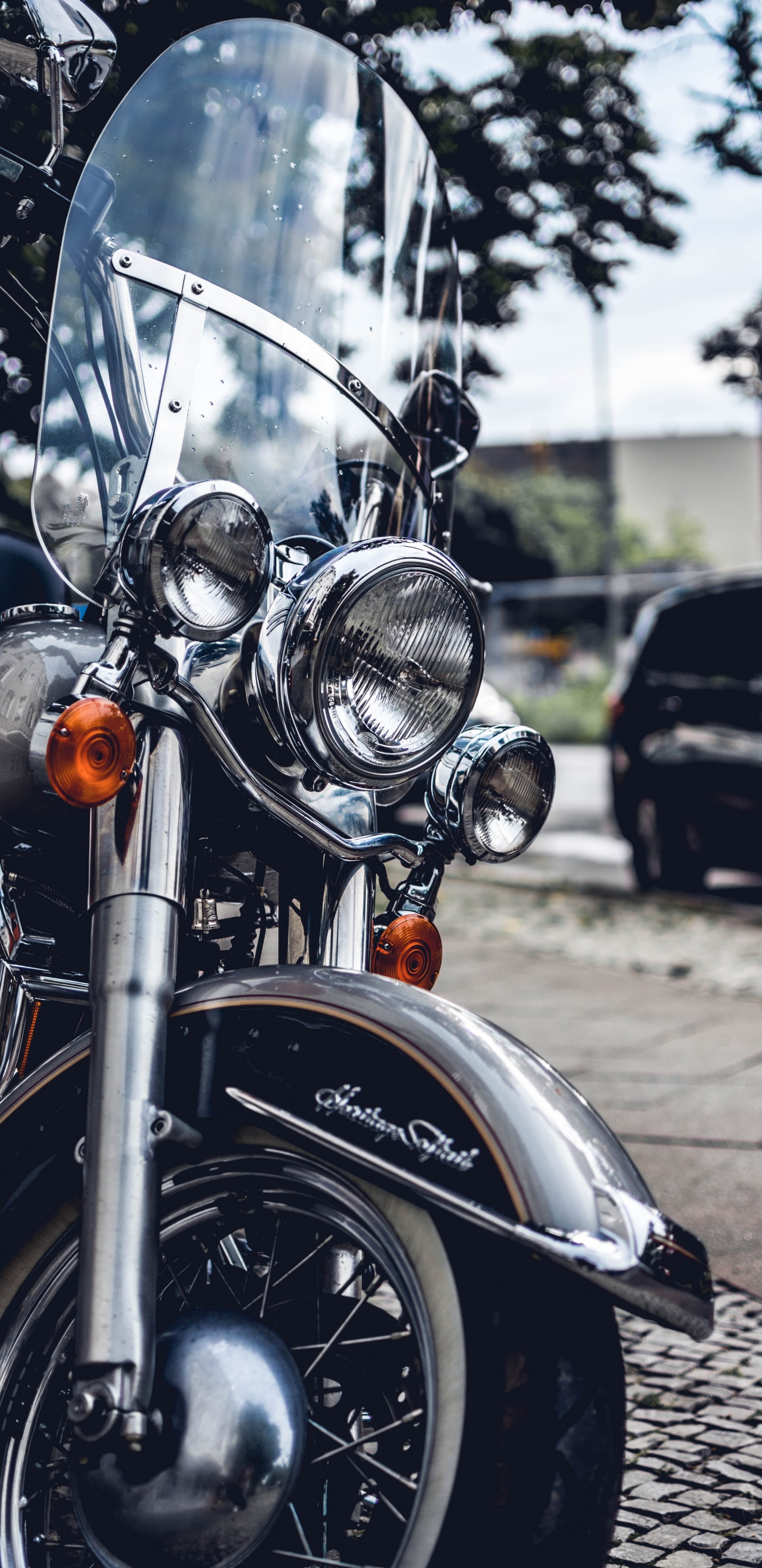 Orange and Black Cruiser Motorcycle. Wallpaper in 1440x2960 Resolution