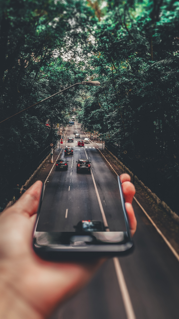 Perspectiva Forzada, Coche, Iluminación Automotriz, Verde, la Superficie de la Carretera. Wallpaper in 750x1334 Resolution