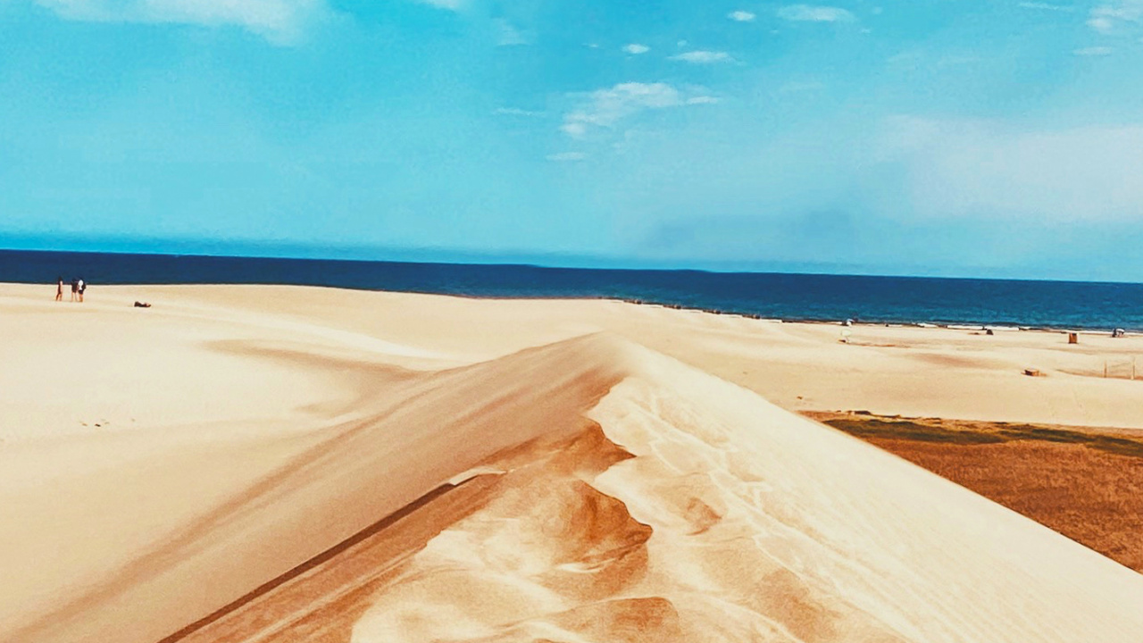 Blue, Daytime, Natural Environment, Sand, Atmosphere. Wallpaper in 1280x720 Resolution