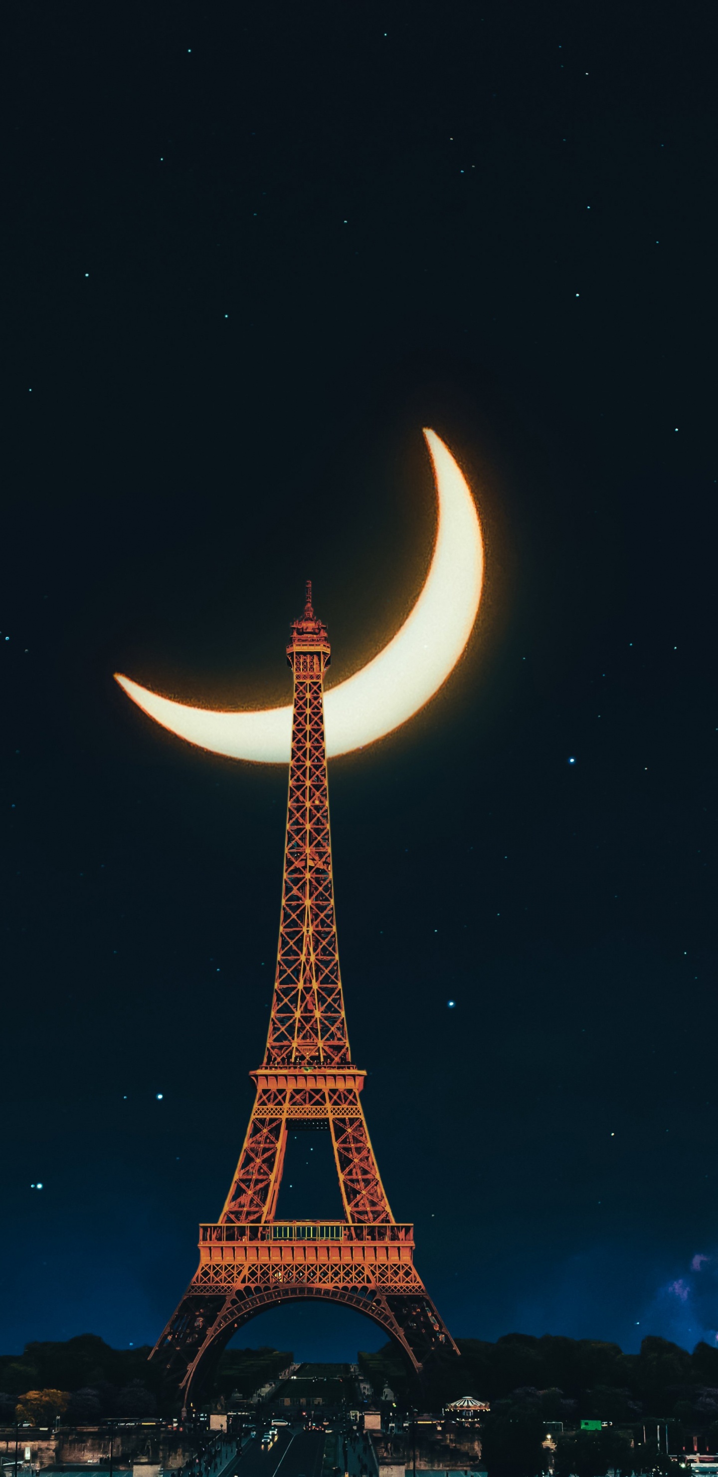 Jardines de Trocadéro, la Torre Eiffel, Ambiente, Luna, Luz. Wallpaper in 1440x2960 Resolution
