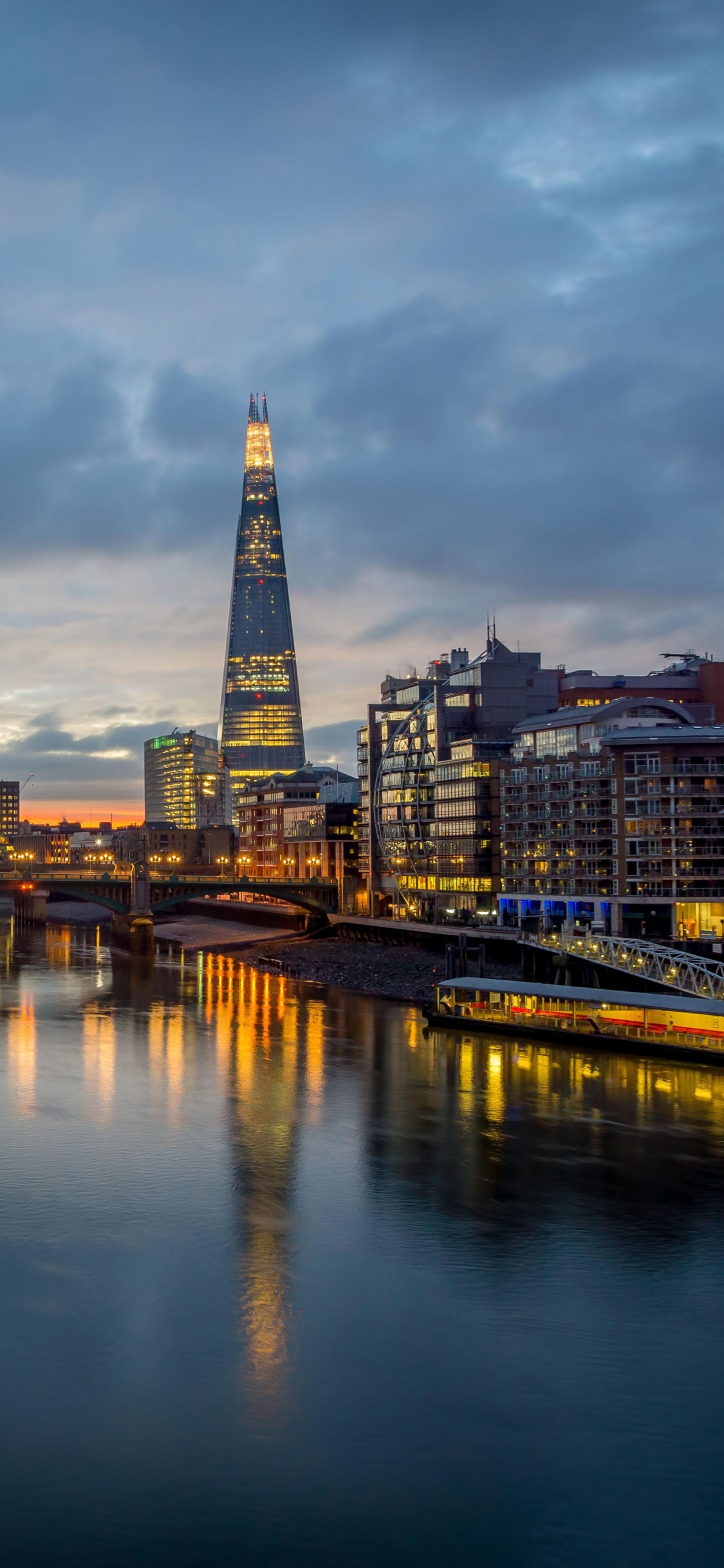 反射, 城市景观, 城市, 里程碑, 天际线 壁纸 1125x2436 允许