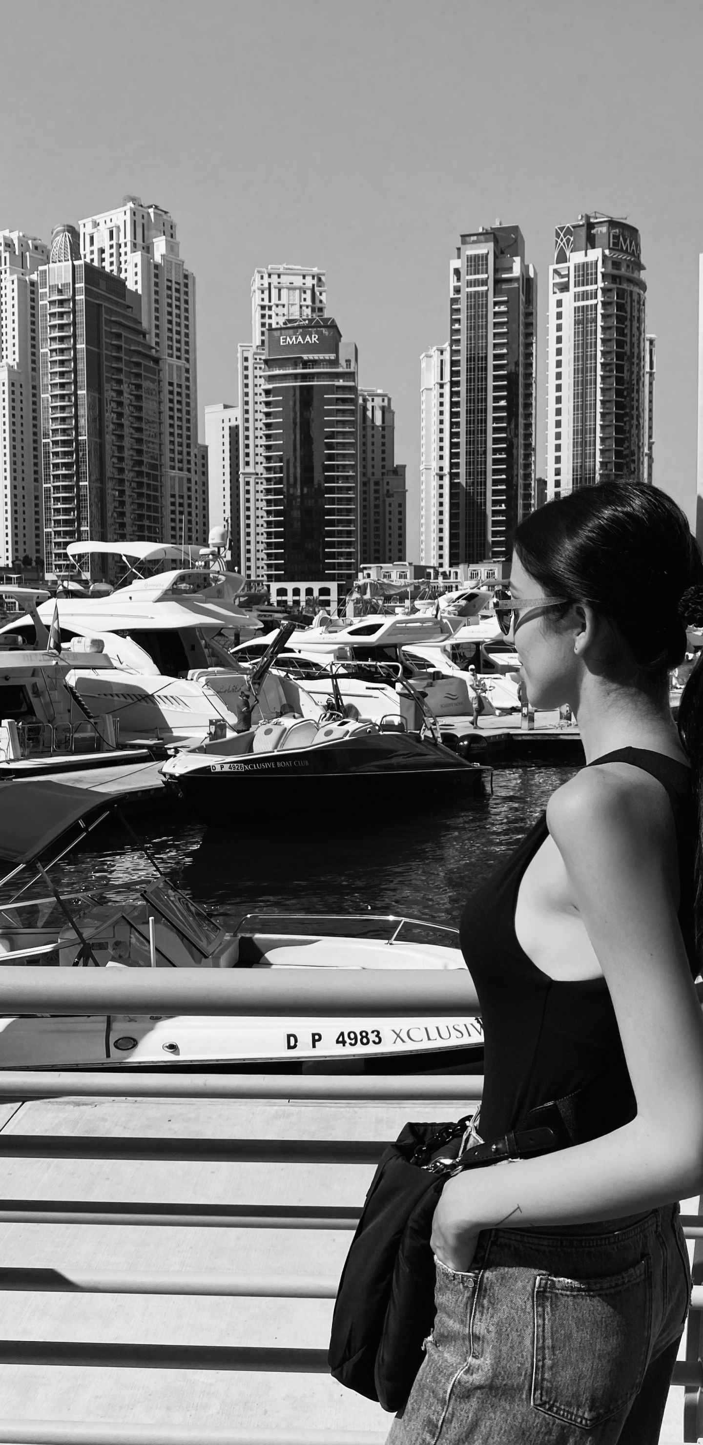 en Blanco y Negro, Torre de Bloques, Urbe, Paisaje Urbano, Jeans. Wallpaper in 1440x2960 Resolution