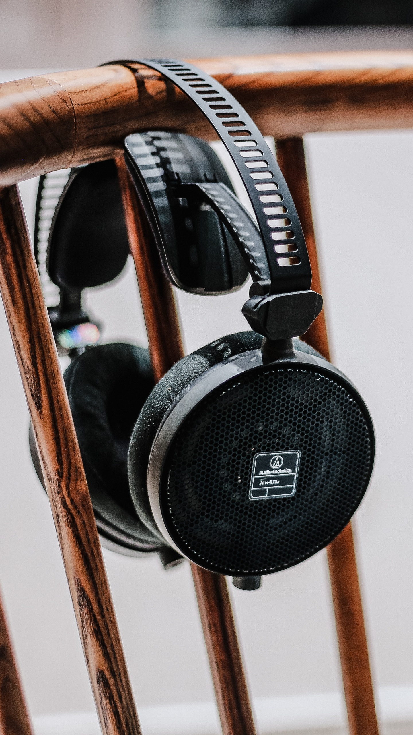 Headphones, Loudspeaker, Audio Equipment, Gadget, Wood. Wallpaper in 1440x2560 Resolution