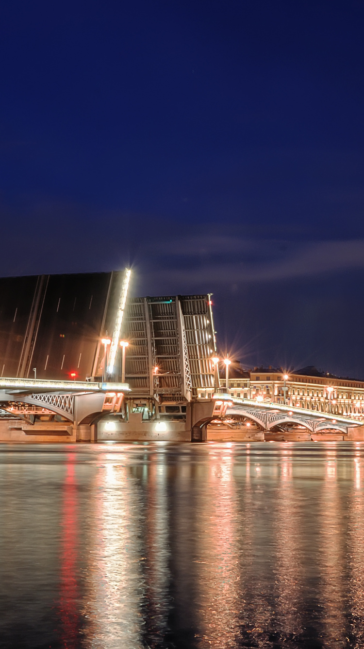 Horizon de la Ville Pendant la Nuit. Wallpaper in 750x1334 Resolution