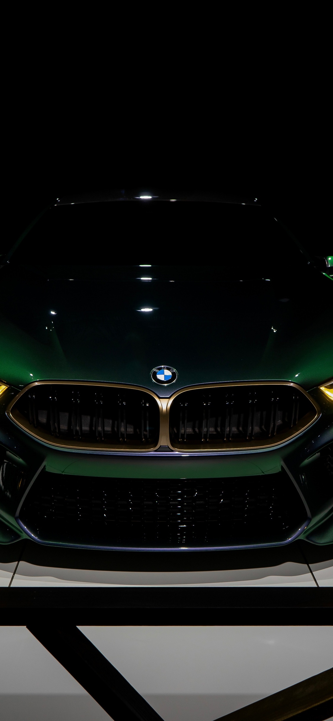 Green Bmw m 3 Coupe. Wallpaper in 1125x2436 Resolution