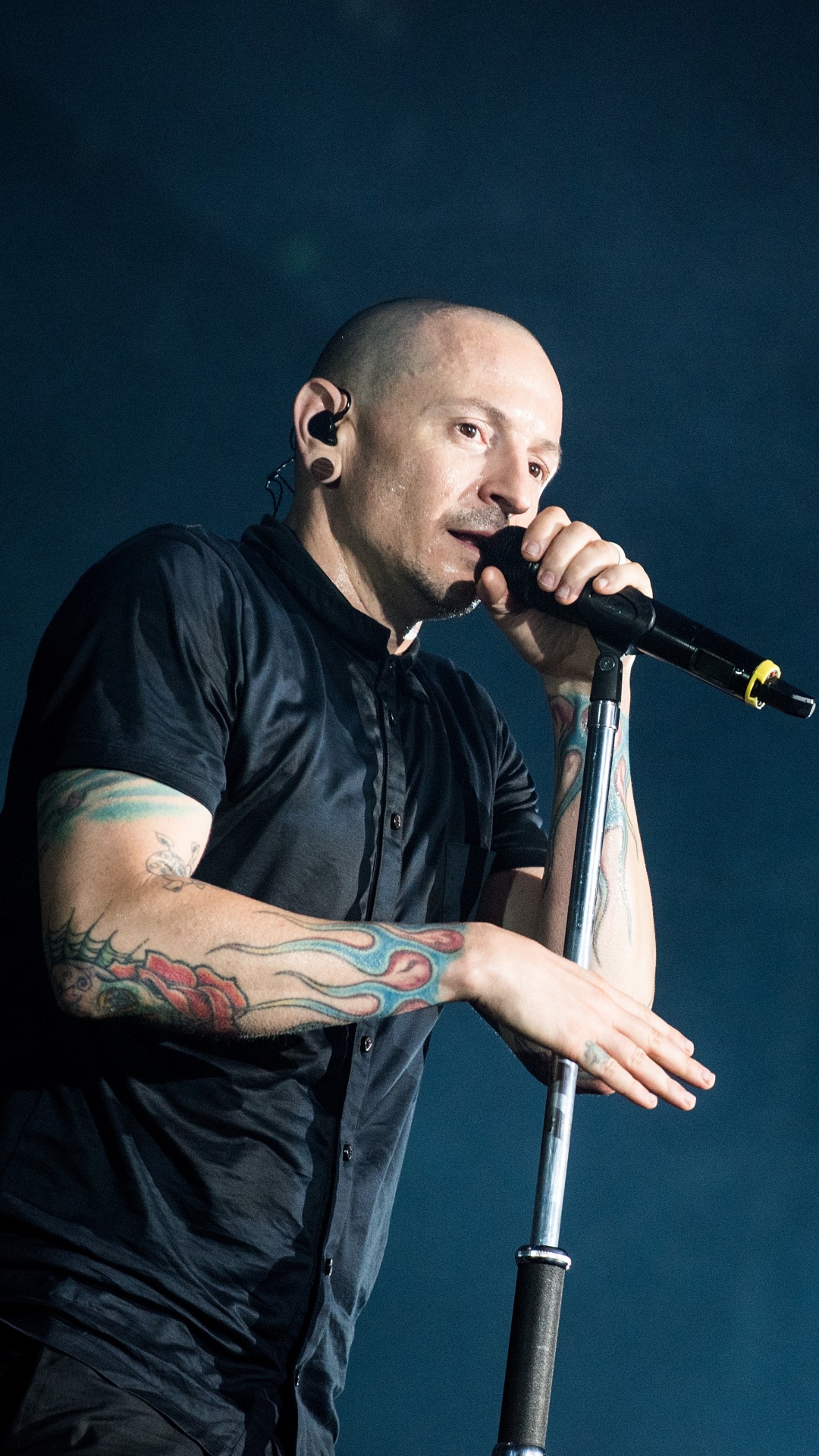 Chester Bennington, Linkin Park, Musik, Leistung, Mikrofon. Wallpaper in 1080x1920 Resolution