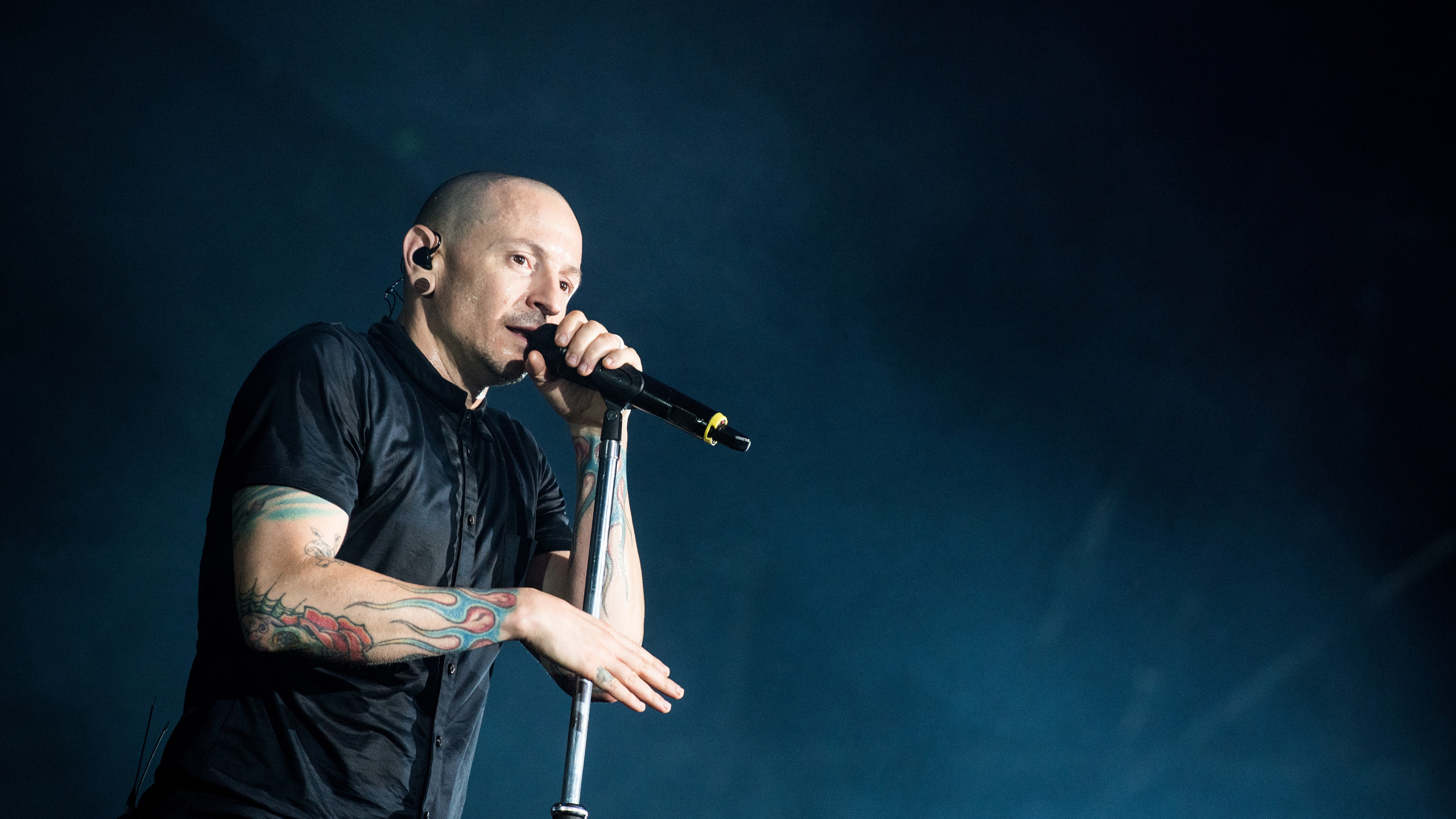 Chester Bennington, Linkin Park, Sica, Rendimiento, Micrófono. Wallpaper in 2560x1440 Resolution