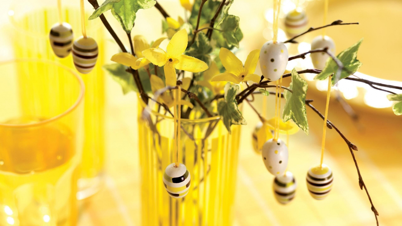 Easter Tree, Easter Bunny, Easter Egg, Holiday, Yellow. Wallpaper in 1366x768 Resolution