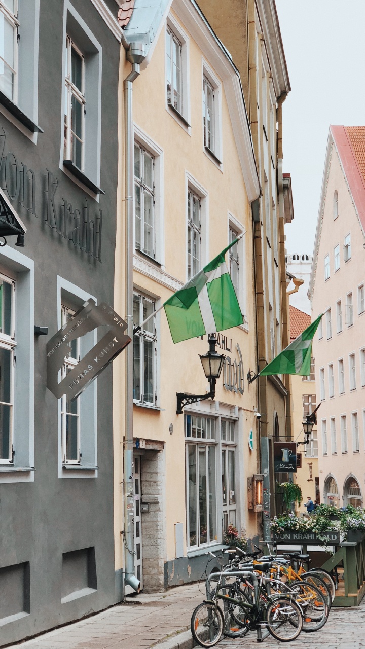 Residential Area, Wheel, Tire, Bicycle Tire, Window. Wallpaper in 720x1280 Resolution