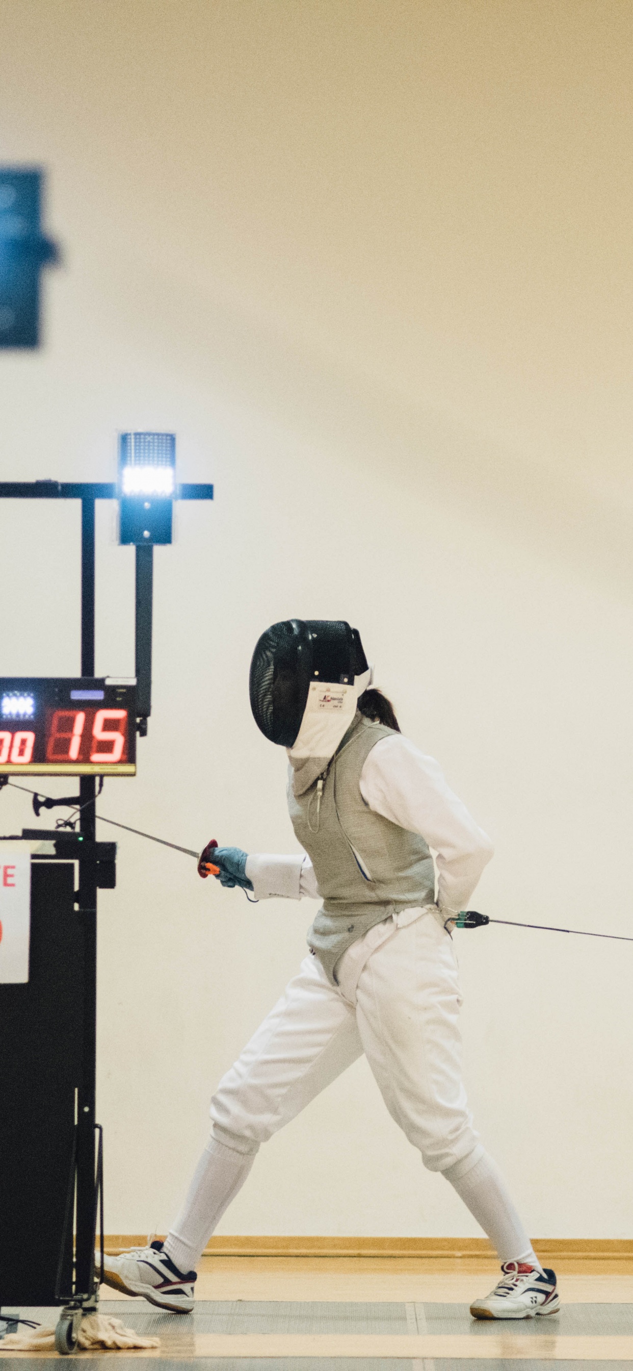 Folie, Sportgerät, Moderner Fünfkampf, Körperkabel, Fechtwaffe. Wallpaper in 1242x2688 Resolution