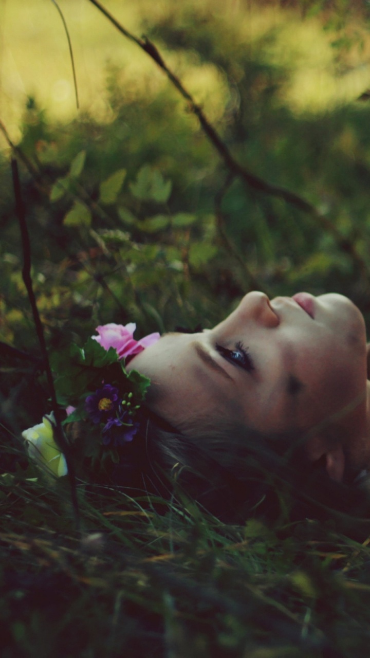 Beauty, Tree, Plant, Nature, Girl. Wallpaper in 720x1280 Resolution