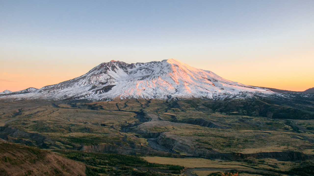 Brown and White Mountain Under Blue Sky During Daytime. Wallpaper in 1280x720 Resolution