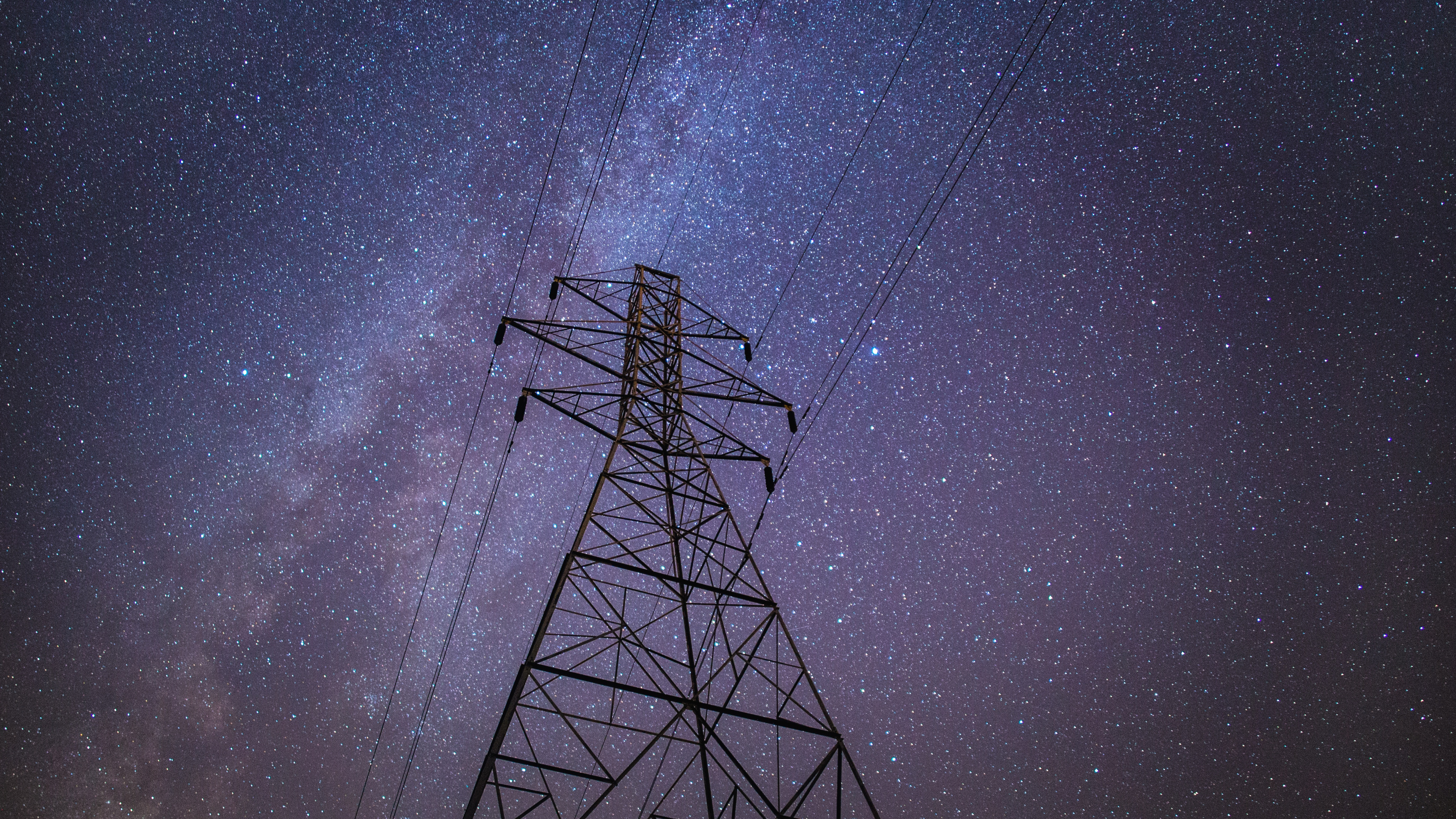 Black Metal Tower Under Blue Sky. Wallpaper in 3840x2160 Resolution