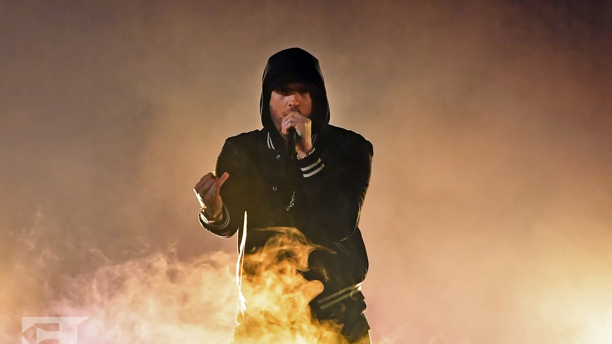 Eminem, Rapper, Kamikaze, Album, Smoke. Wallpaper in 2560x1440 Resolution
