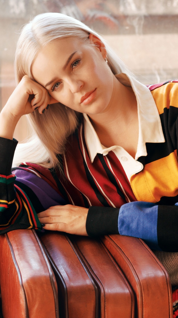 Anne-Marie, Accessoire de Mode, 2002, Chanteur, Auteur-compositeur-interprète. Wallpaper in 720x1280 Resolution