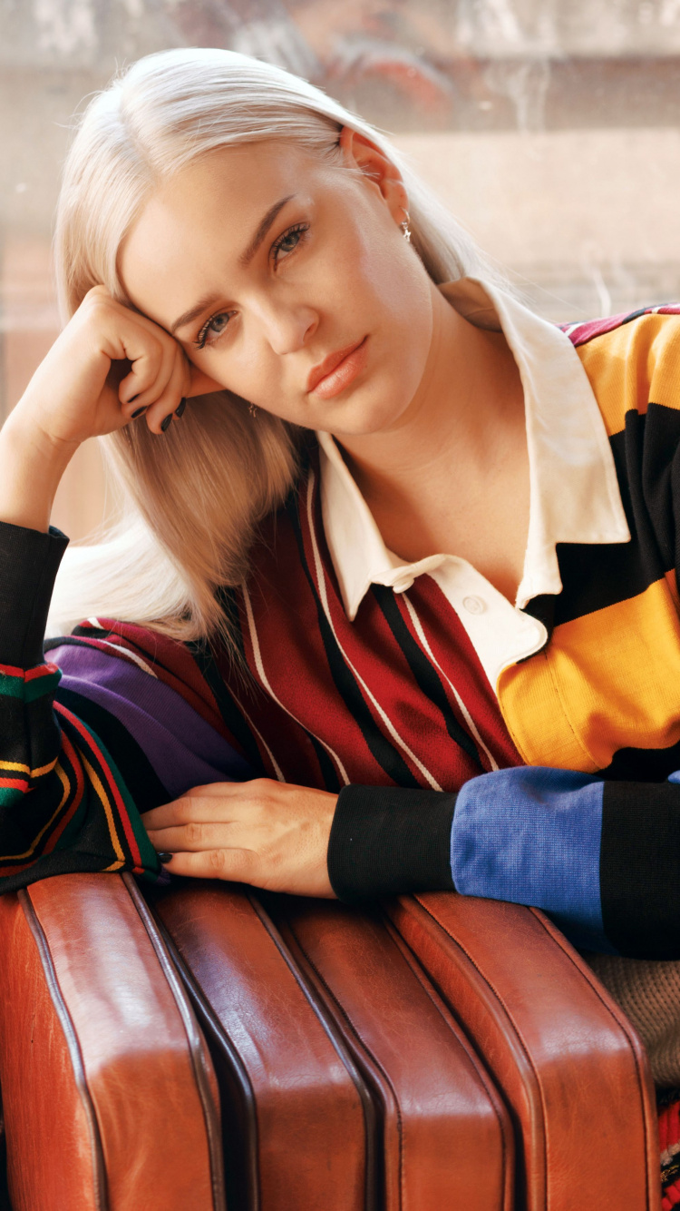 Anne-Marie, Accessoire de Mode, 2002, Chanteur, Auteur-compositeur-interprète. Wallpaper in 750x1334 Resolution