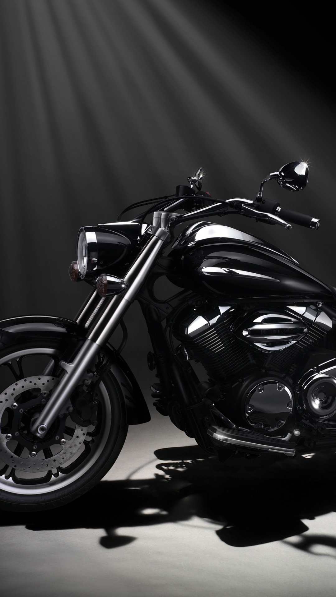 Photo en Niveaux de Gris D'une Moto Noire. Wallpaper in 1080x1920 Resolution