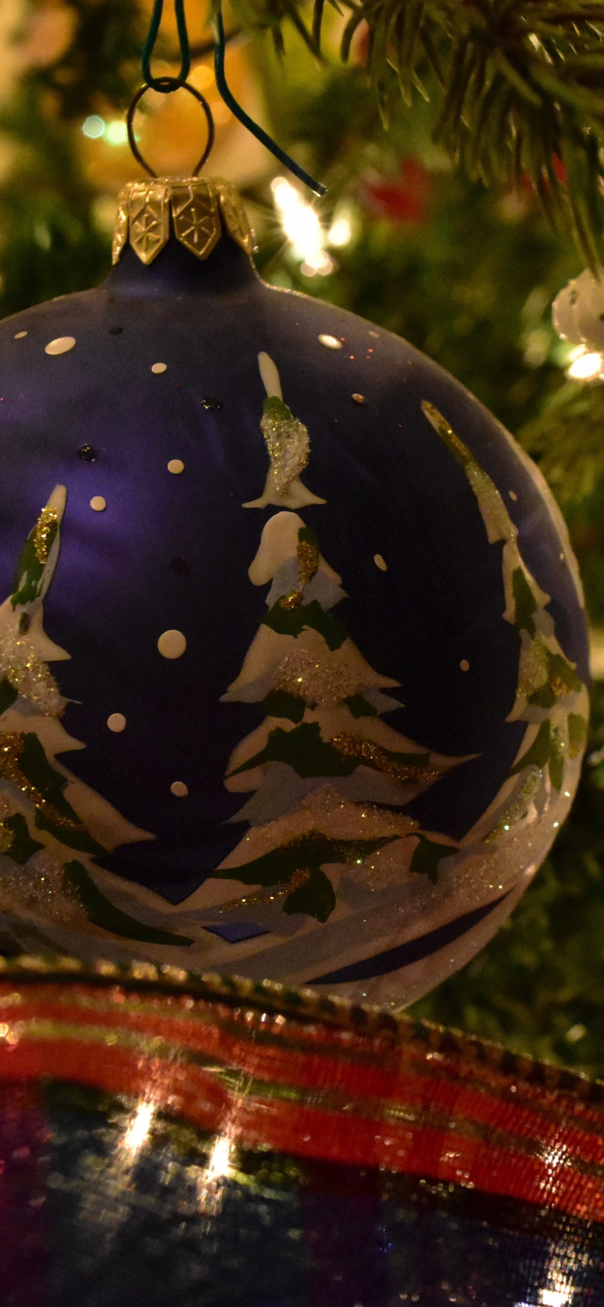 圣诞节那天, 新的一年的树, 圣诞树, 新的一年, 圣诞节的装饰品 壁纸 1242x2688 允许