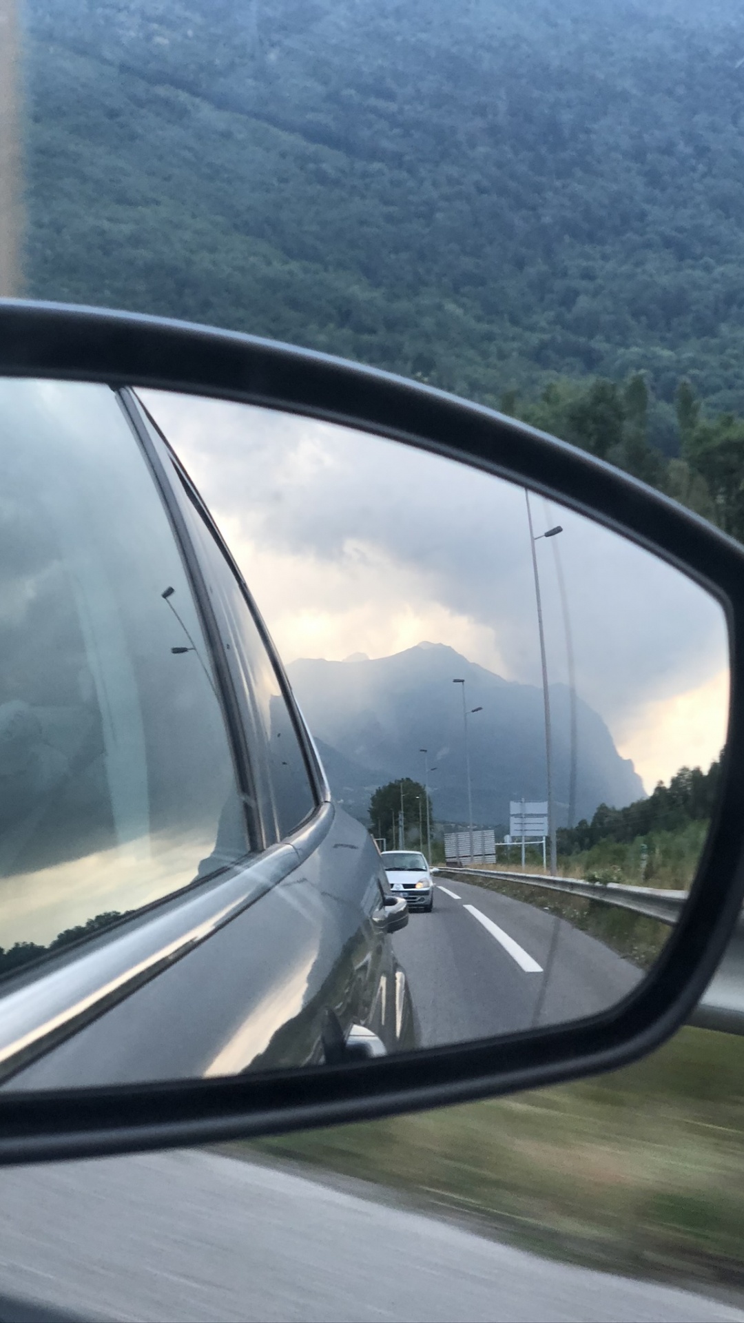 Reflection, King, Windshield, Compact Car, Mid Size Car. Wallpaper in 1080x1920 Resolution