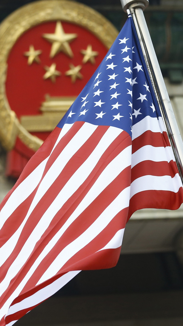 Nous un Drapeau Sur Poteau. Wallpaper in 750x1334 Resolution