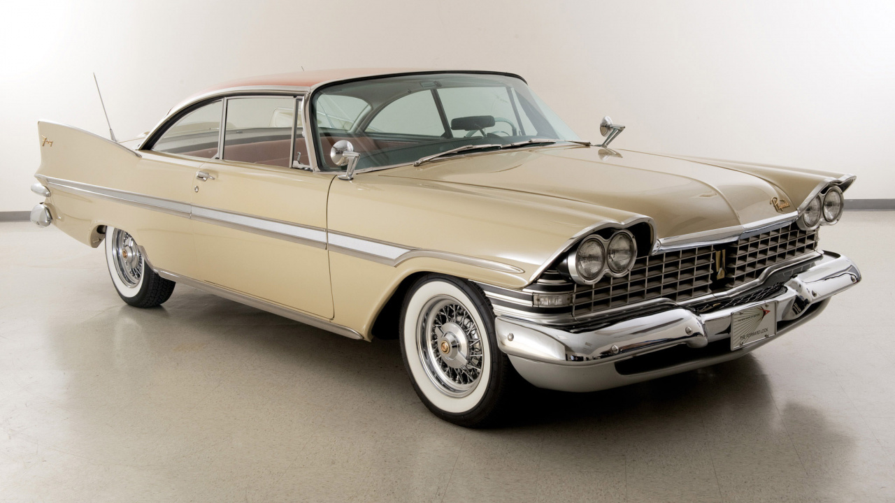 Brown Classic Car on White Background. Wallpaper in 1280x720 Resolution