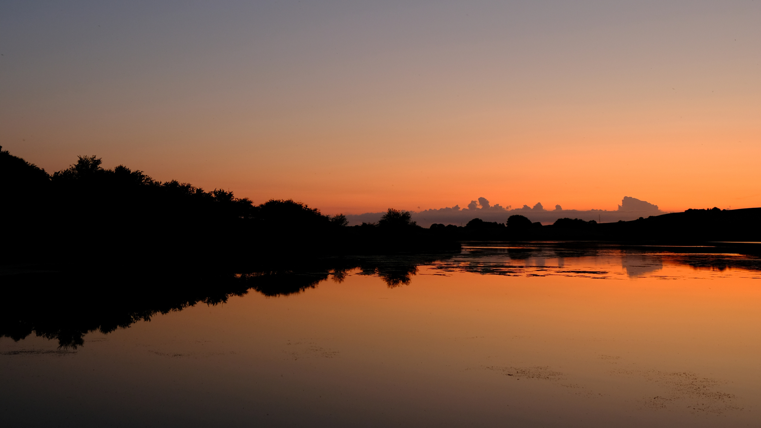 Puesta, Reflexión, Naturaleza, Agua, Azul. Wallpaper in 2560x1440 Resolution