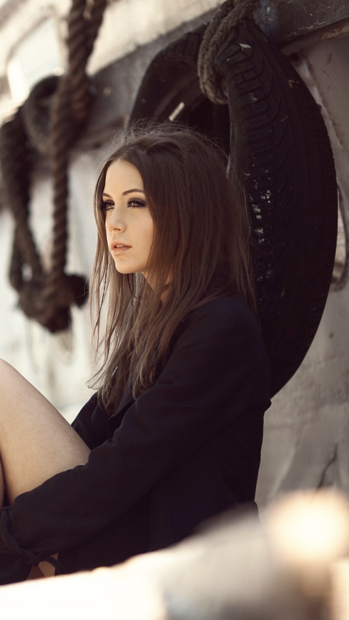 Schönheit, Haar, Wei, Schwarz, Haut. Wallpaper in 720x1280 Resolution