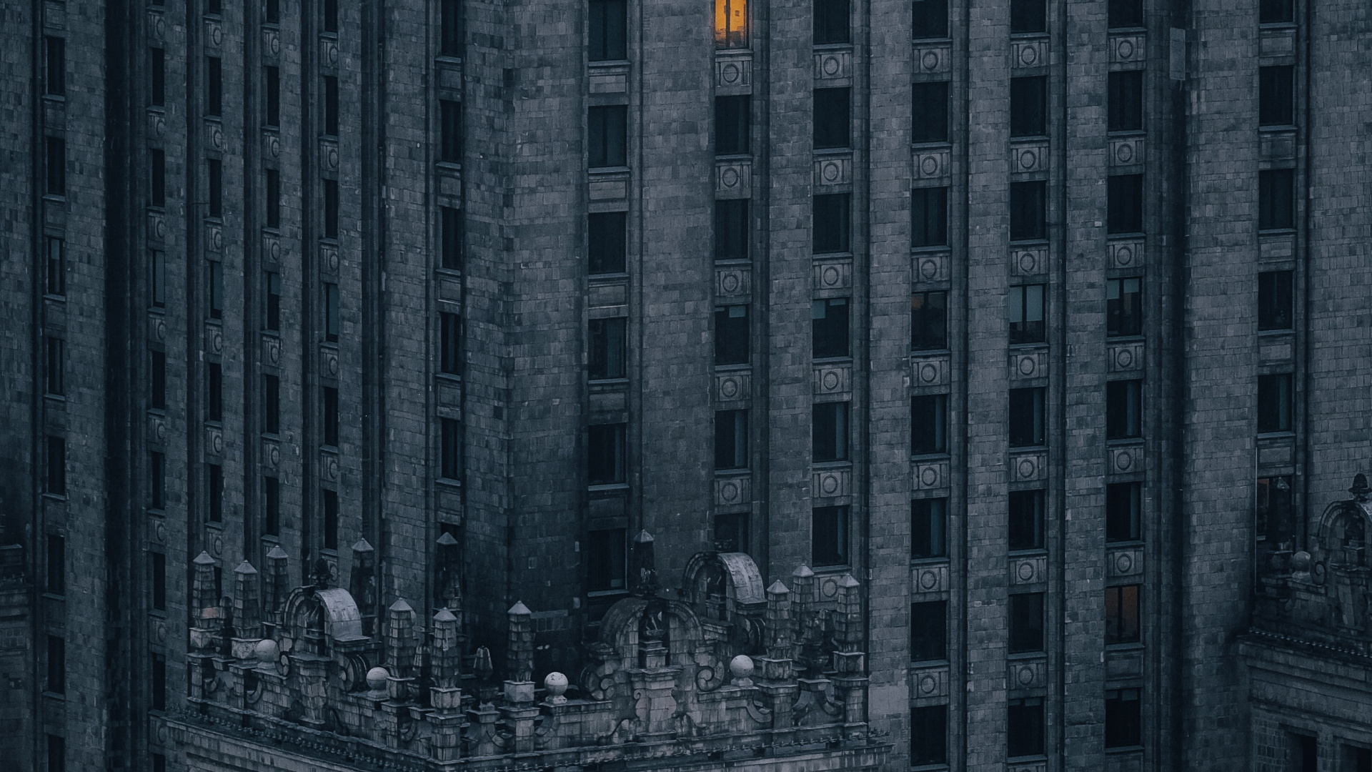 Bâtiment en Béton Gris Pendant la Journée. Wallpaper in 1920x1080 Resolution