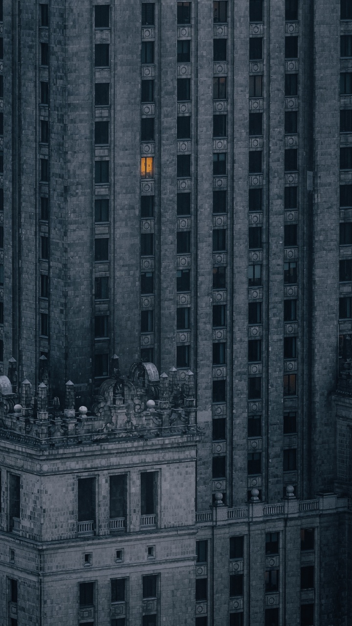 Gray Concrete Building During Daytime. Wallpaper in 720x1280 Resolution