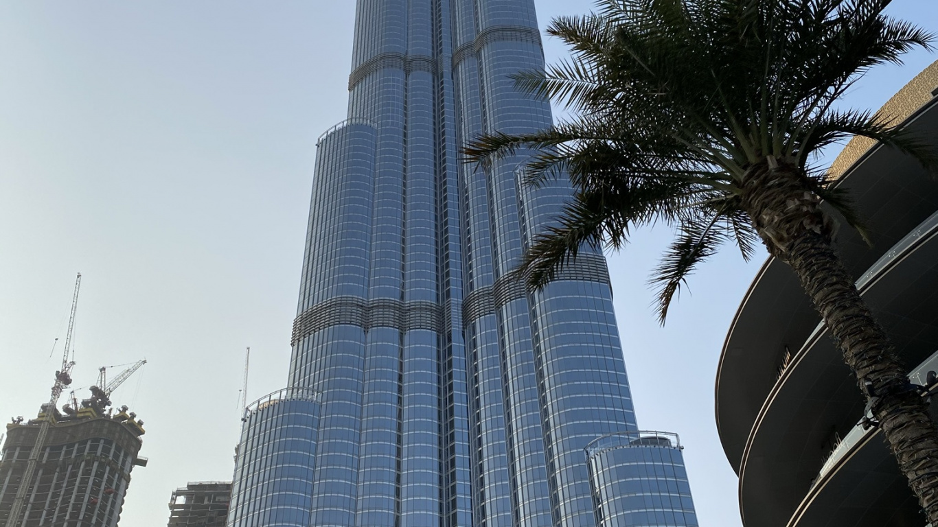 Dubaï, Burj Khalifa, Gratte-ciel, Tour de Bloc, la Journée. Wallpaper in 1366x768 Resolution