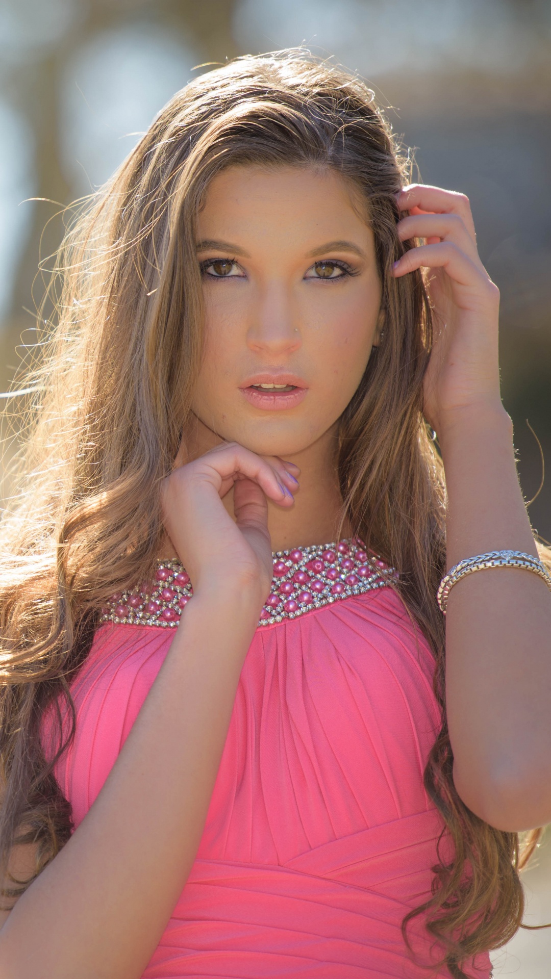 Belleza, Peinado, el Pelo Largo, Rubia, Cabello. Wallpaper in 1080x1920 Resolution