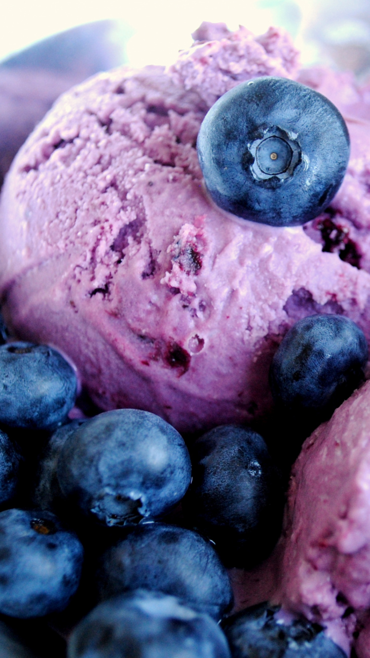 Helado de Rosa en un Tazón de Madera Marrón. Wallpaper in 750x1334 Resolution