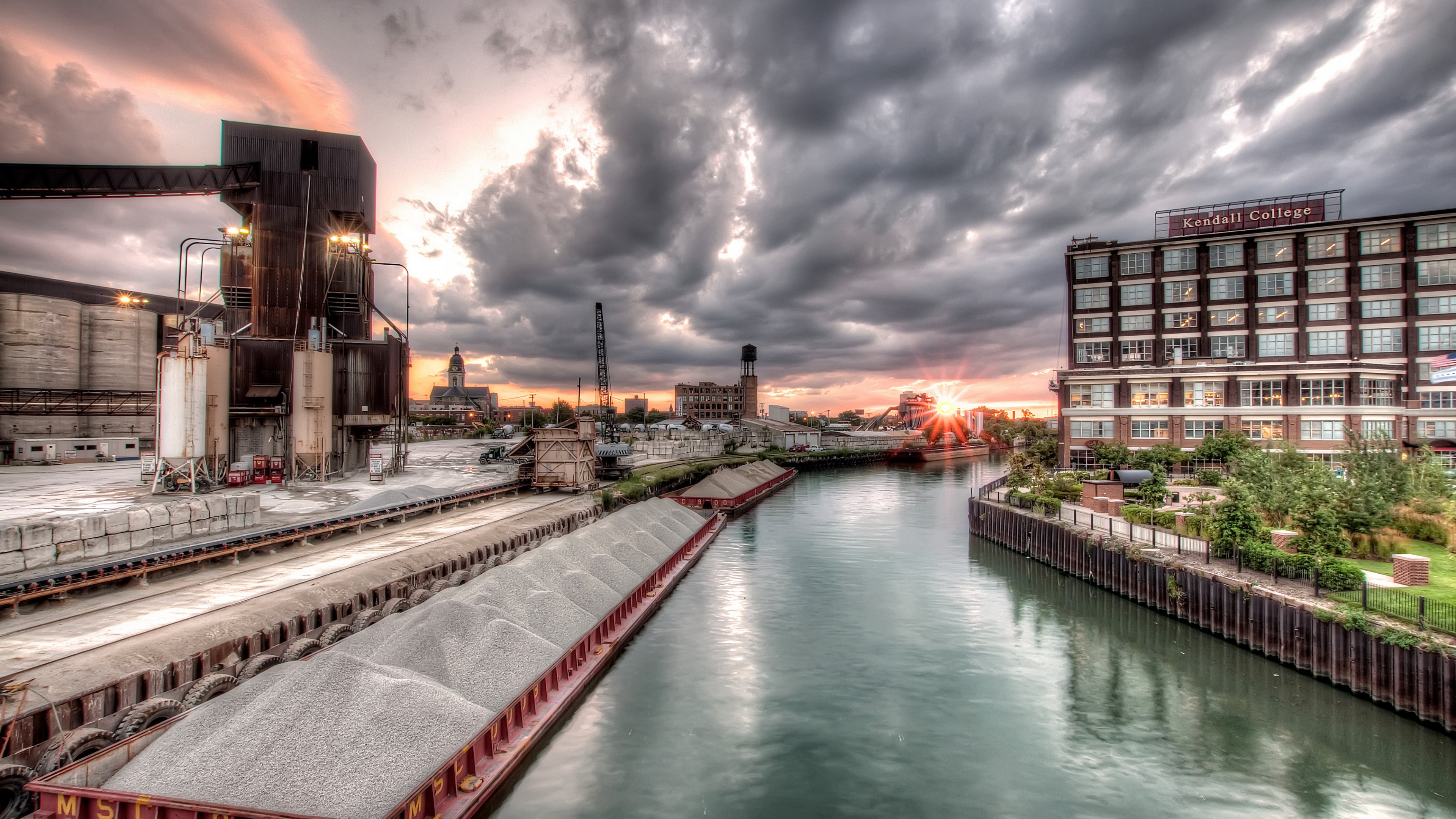 Body of Water Near Buildings Under Cloudy Sky During Daytime. Wallpaper in 3840x2160 Resolution