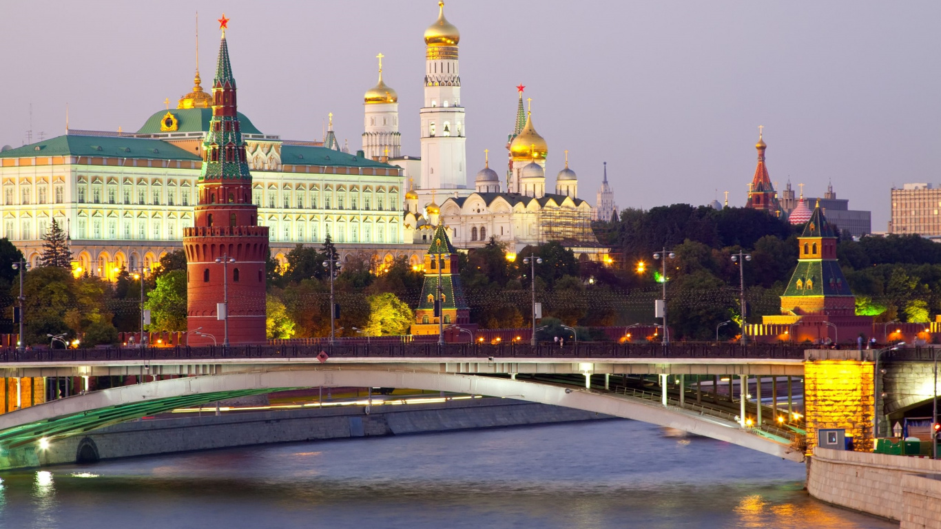 Weißes Und Braunes Betongebäude. Wallpaper in 1366x768 Resolution