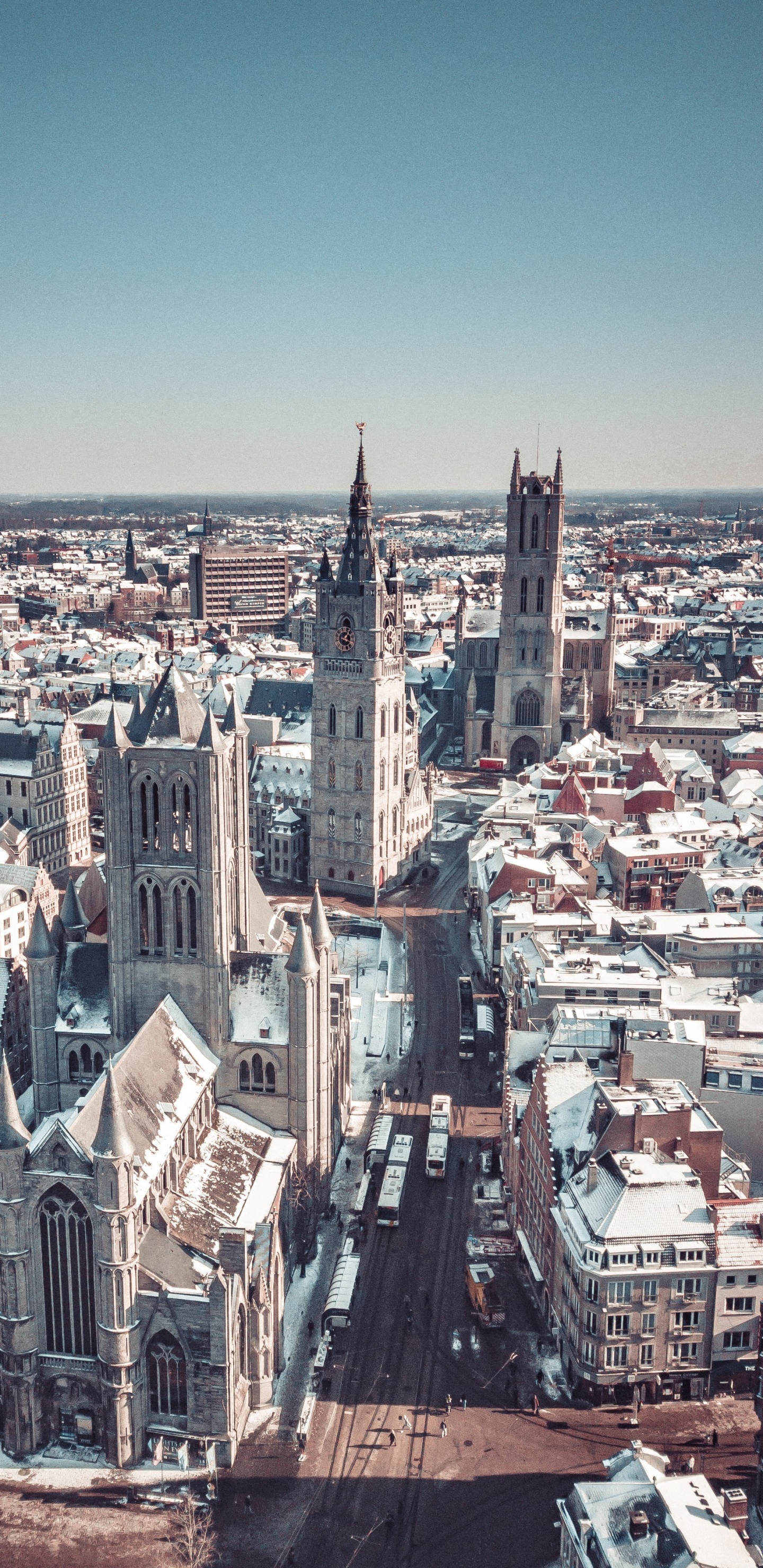 Zone Urbaine, Bâtiment, la Journée, Gratte-ciel, Design Urbain. Wallpaper in 1440x2960 Resolution