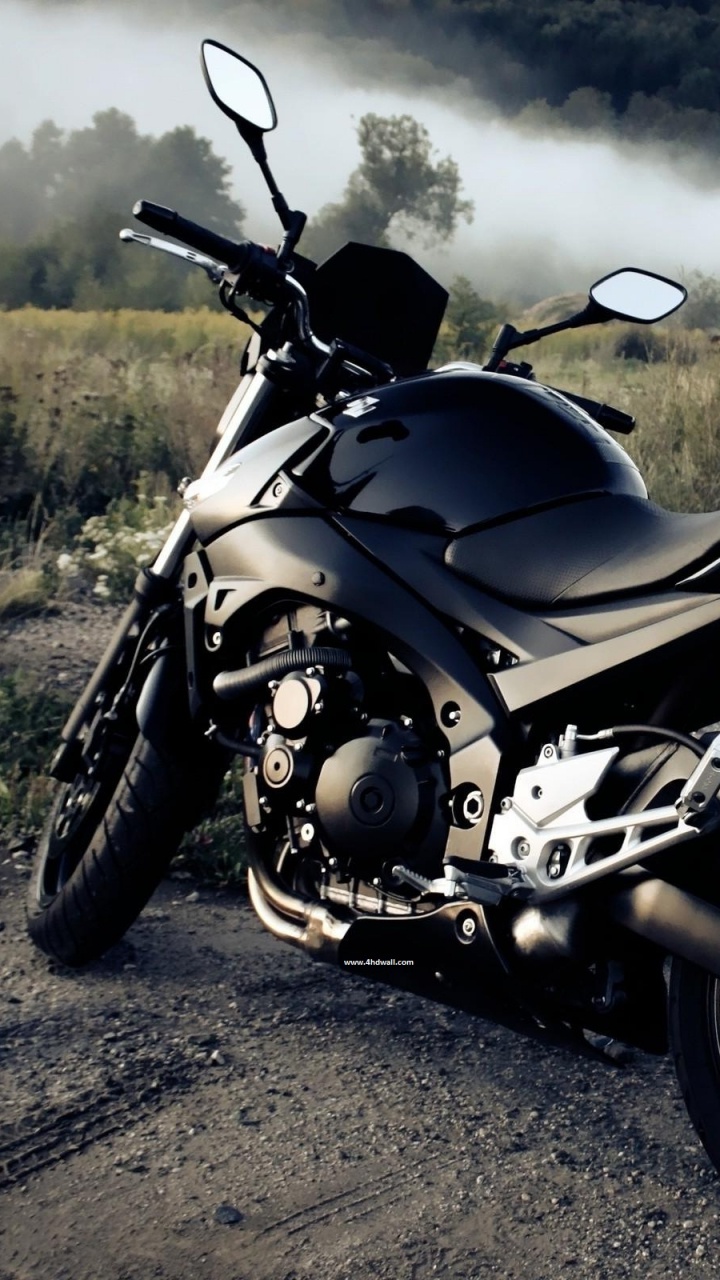 Black and Silver Sports Bike on Gray Asphalt Road. Wallpaper in 720x1280 Resolution