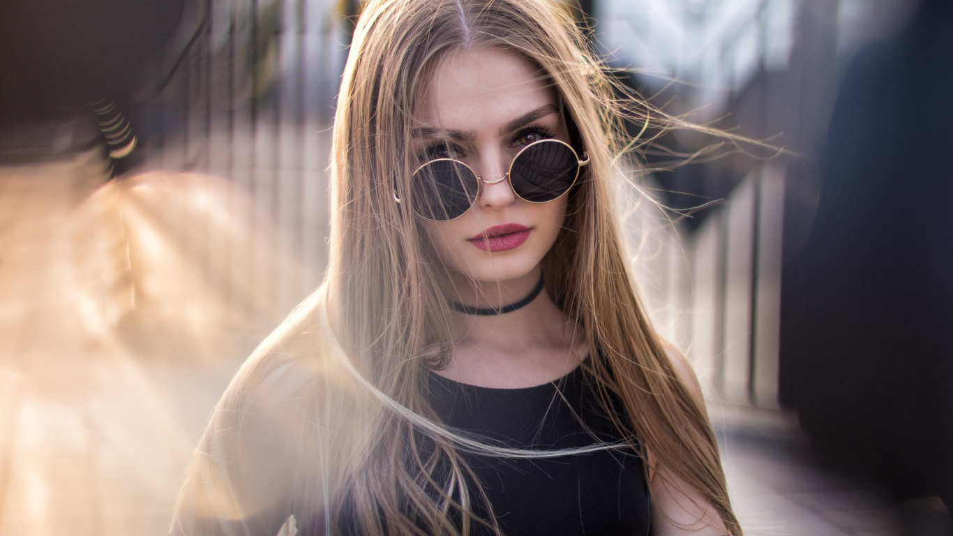 Chanson, Cheveu, Lunettes, Blond, Beauté. Wallpaper in 1366x768 Resolution