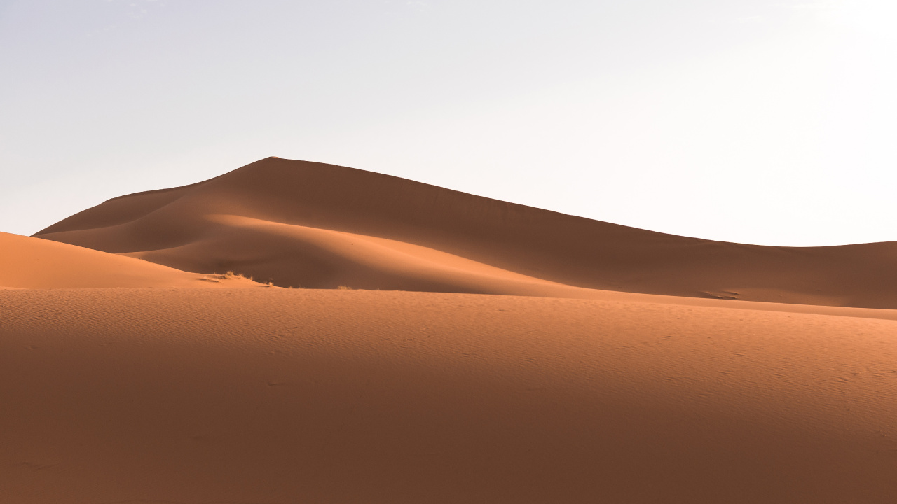 Desert Under Blue Sky During Daytime. Wallpaper in 1280x720 Resolution