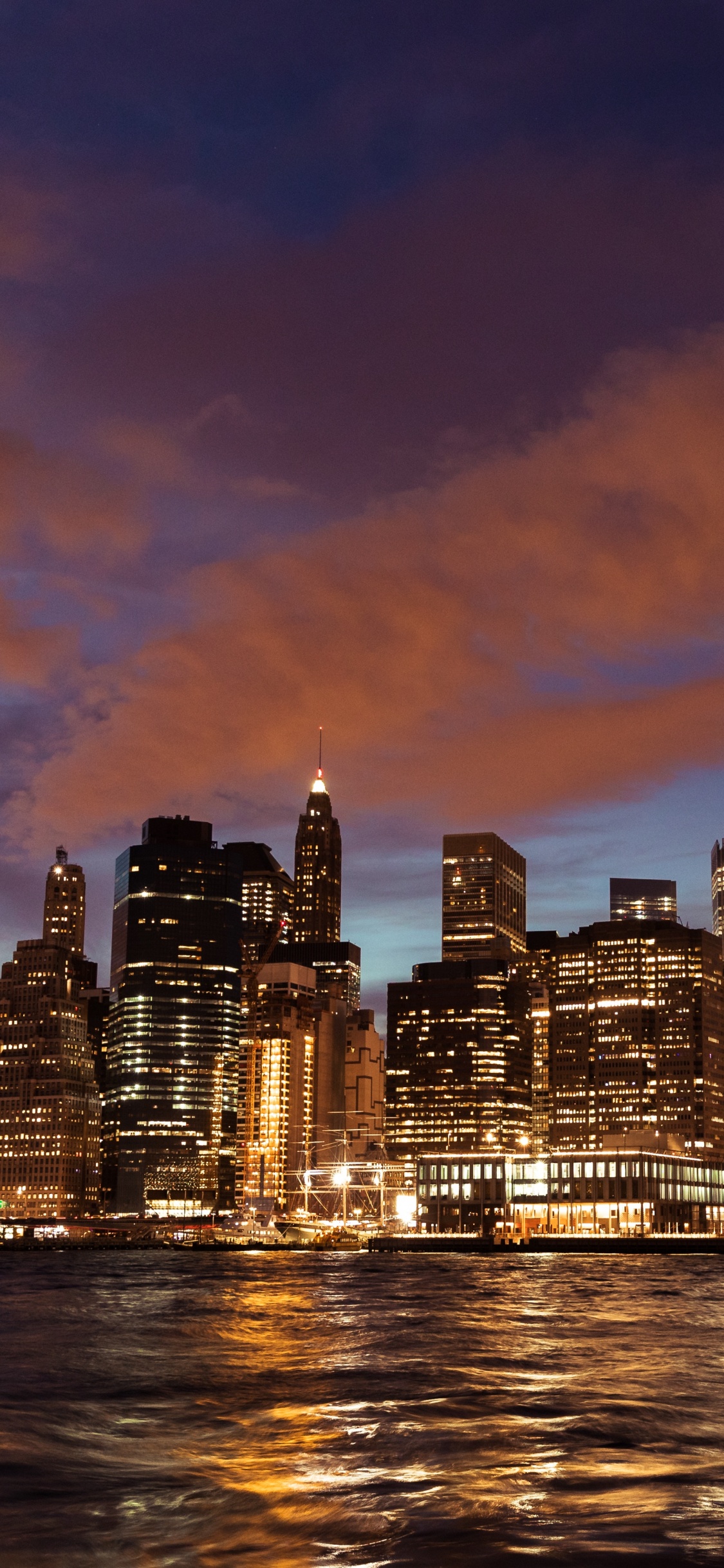 Skyline Der Stadt Bei Nacht Night. Wallpaper in 1125x2436 Resolution