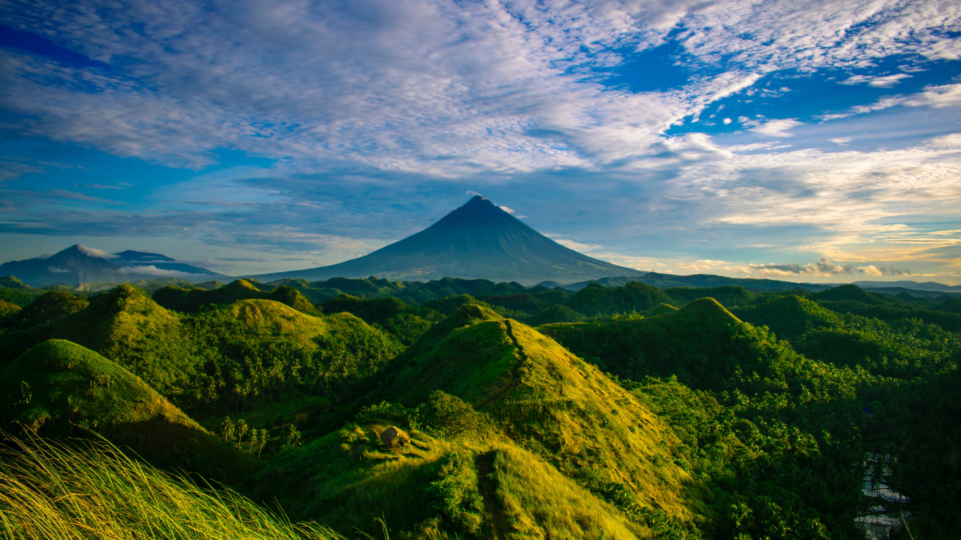 Cloud, Mountain, Ecoregion, Leaf, Blue. Wallpaper in 1366x768 Resolution