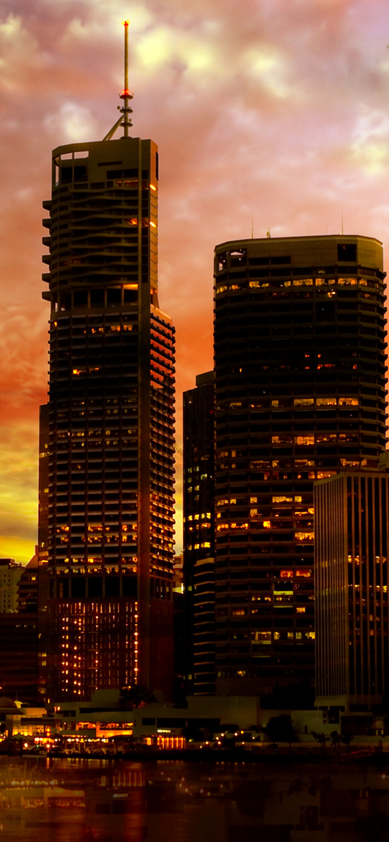 Horizon de la Ville Pendant la Nuit. Wallpaper in 1242x2688 Resolution