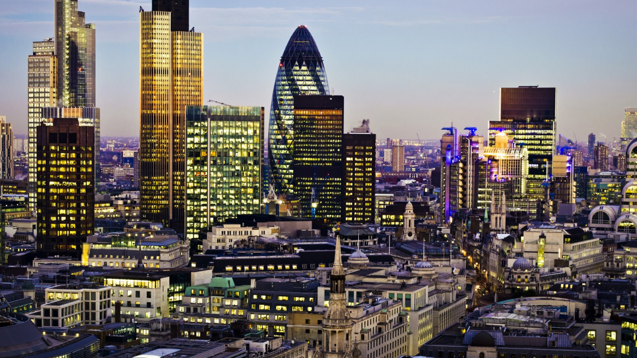 Horizon de la Ville Sous le Ciel Bleu Pendant la Journée. Wallpaper in 1280x720 Resolution