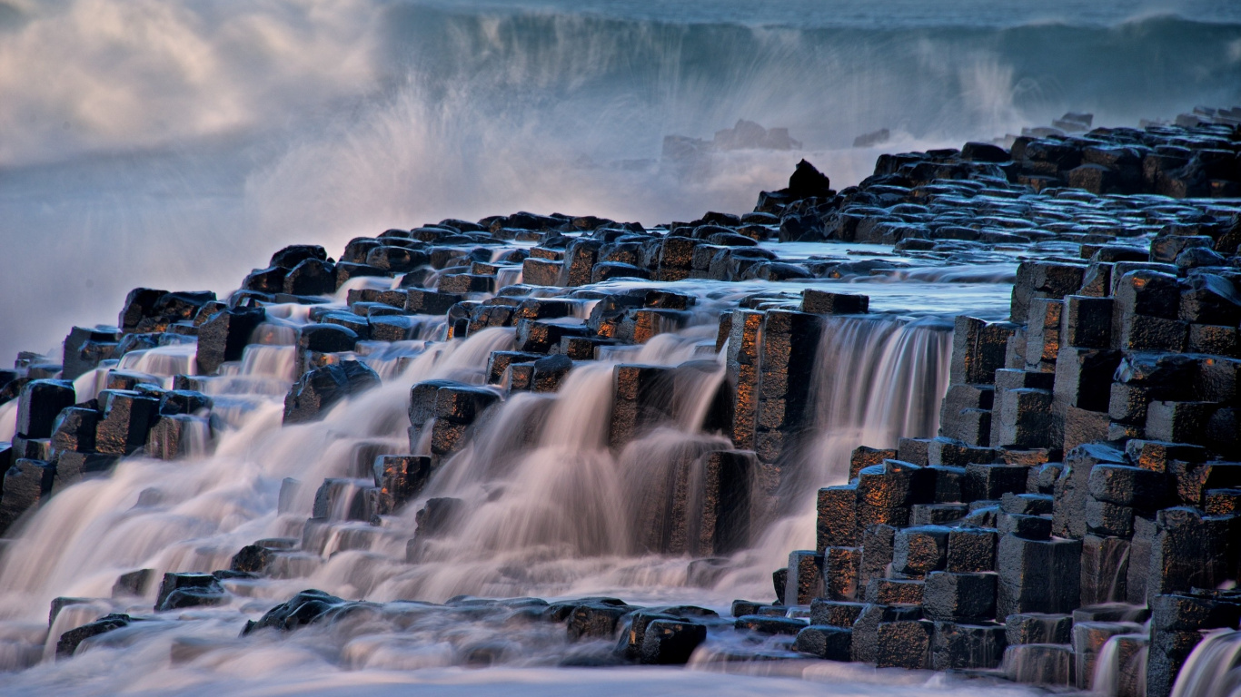 Gewässer, Wasserfall, Natur, Wasser, Naturlandschaft. Wallpaper in 1366x768 Resolution